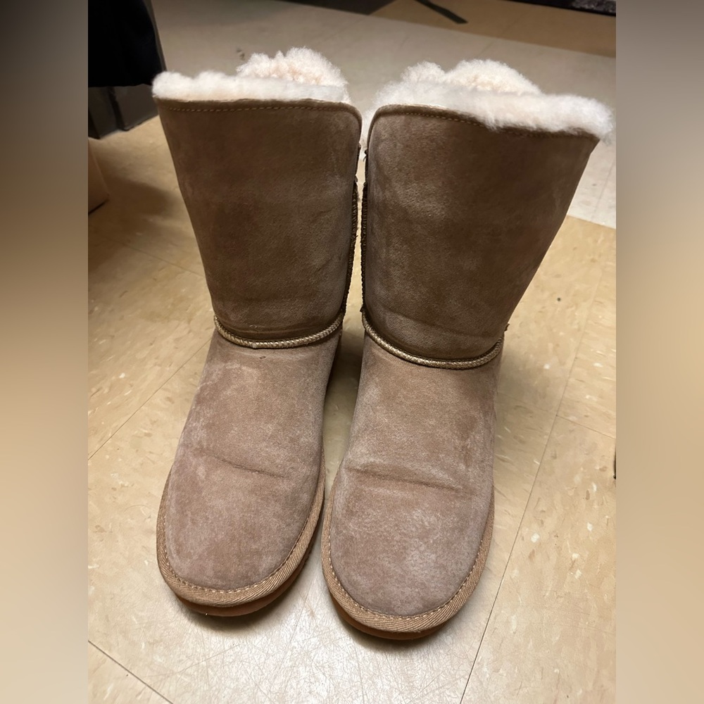Tan winter boots